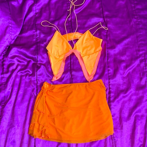 Windsor Orange Two Piece Set 🧡 - Picture 2 of 2